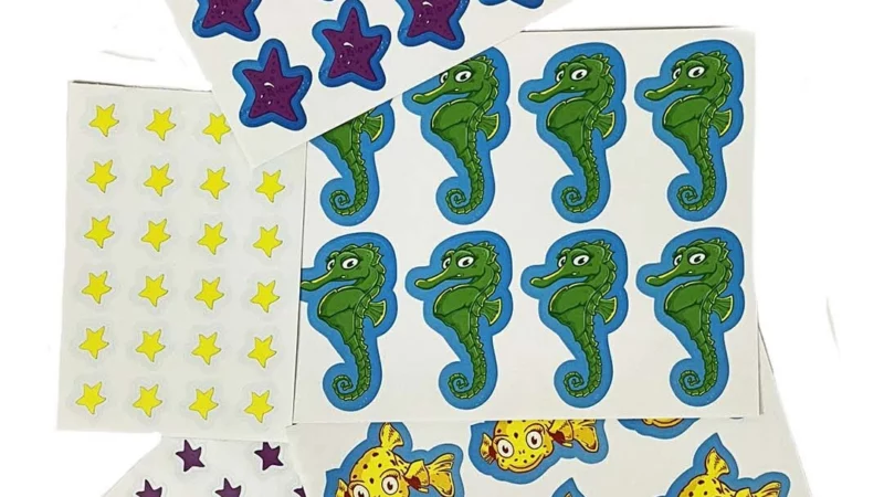 Halfdoor stickers op vel met meerdere vormen en ontwerpen.